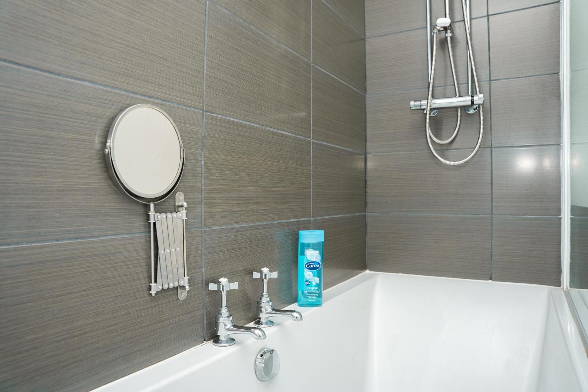 Stylish 3 Bed House With Free Parking Villa Leeds  Eksteriør bilde
